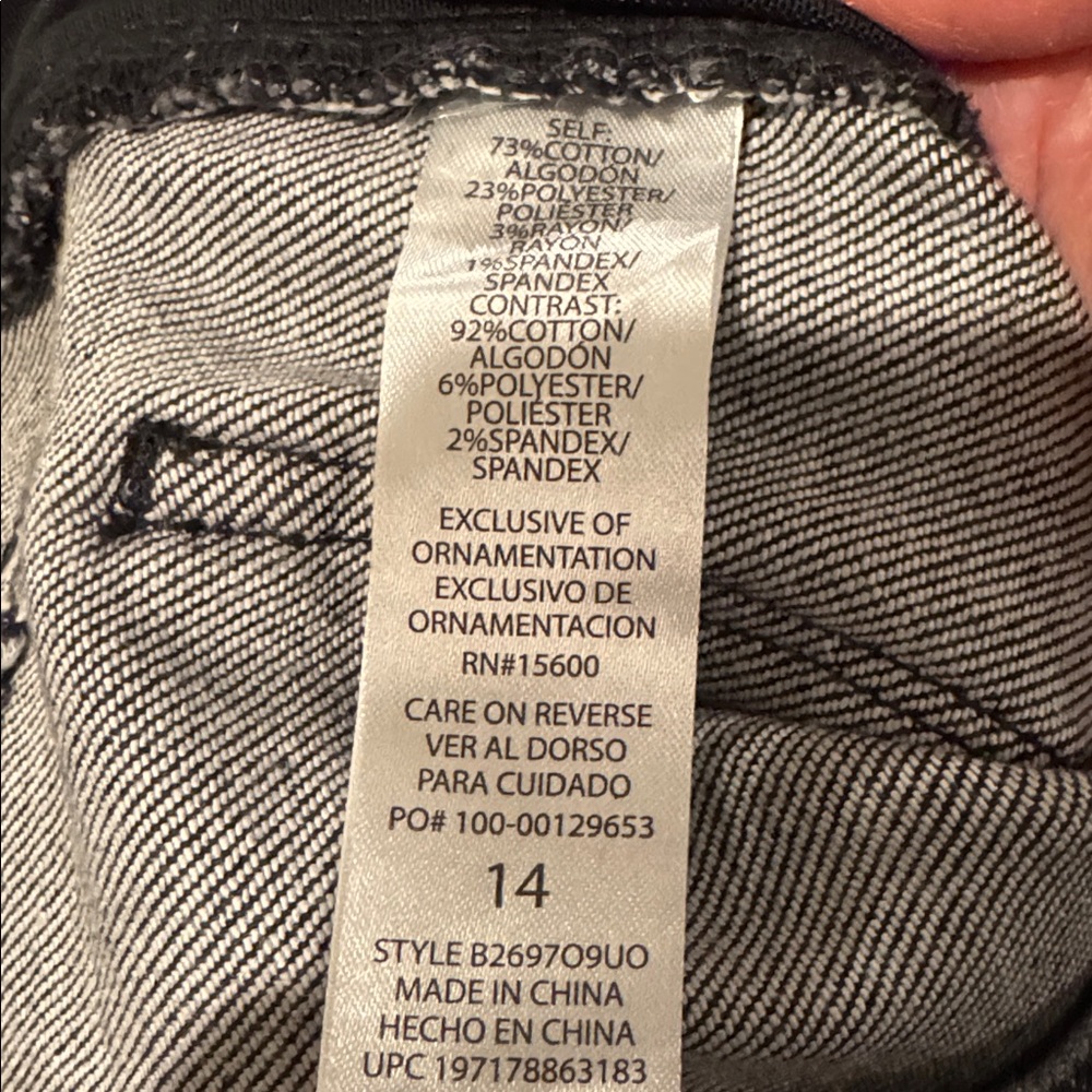 Democracy NWT Ab'solution High Waist Step Hem Ankle Jeans in gray and black - Picture 13 of 13